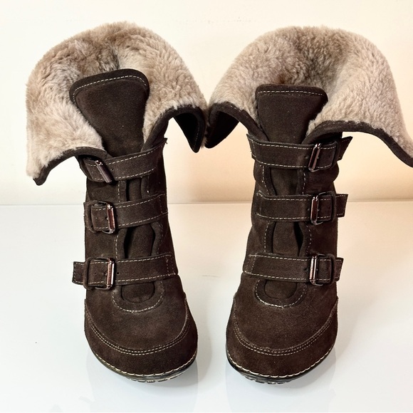 Sofft Sagan Suede Buckle Shearling Heeled Boots 8 - Picture 3 of 10